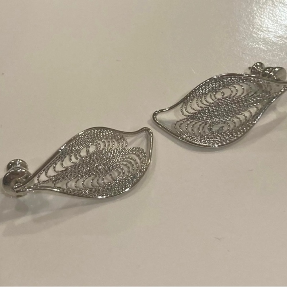 Silver earrings - Picture 2 of 3